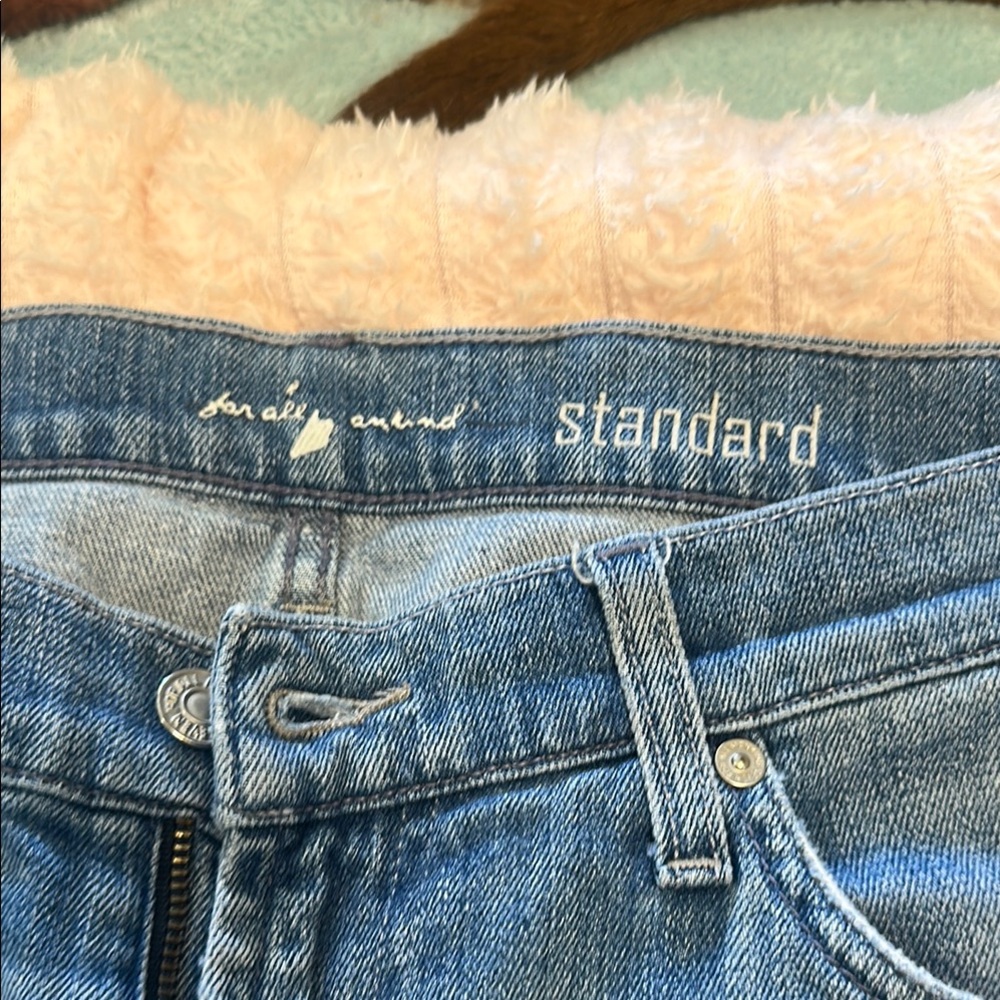 Classic Blue Straight Leg Jeans with Contrasting Stitching